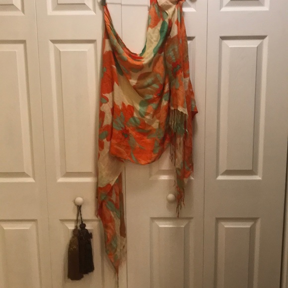 Bloomingdales multicolored scarlf - Picture 1 of 2